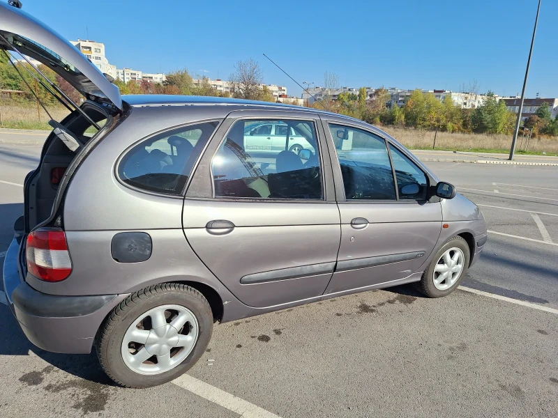 Renault Scenic, снимка 7 - Автомобили и джипове - 47648254