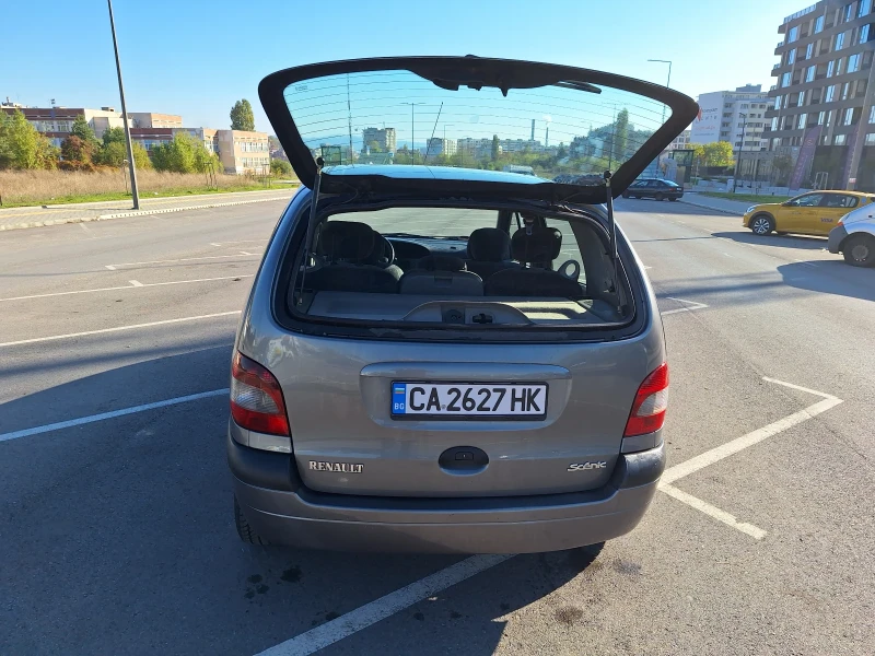 Renault Scenic, снимка 5 - Автомобили и джипове - 47648254