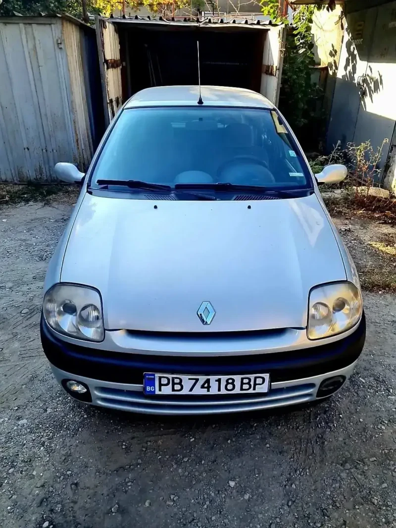 Renault Clio, снимка 1 - Автомобили и джипове - 49548540