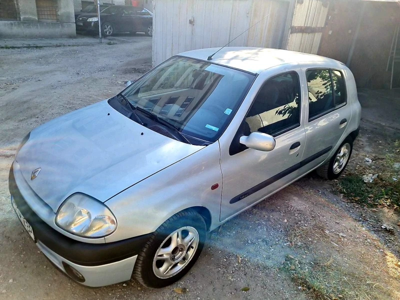 Renault Clio, снимка 4 - Автомобили и джипове - 47717642