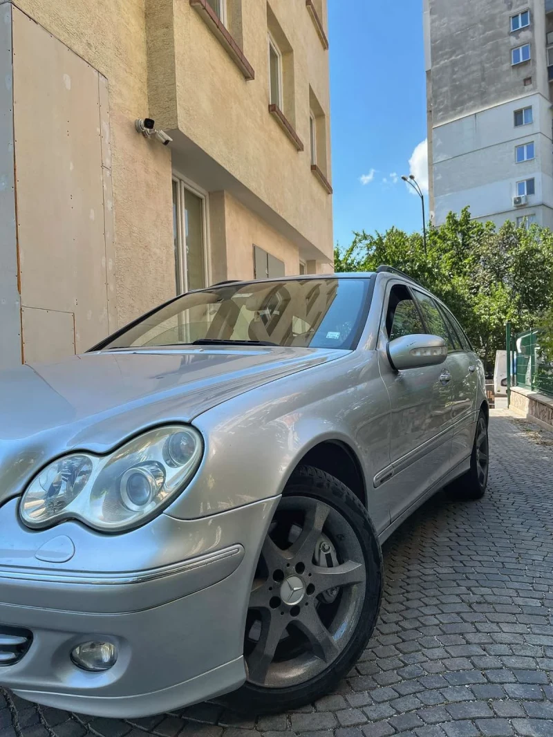 Mercedes-Benz C 320, снимка 2 - Автомобили и джипове - 47719619