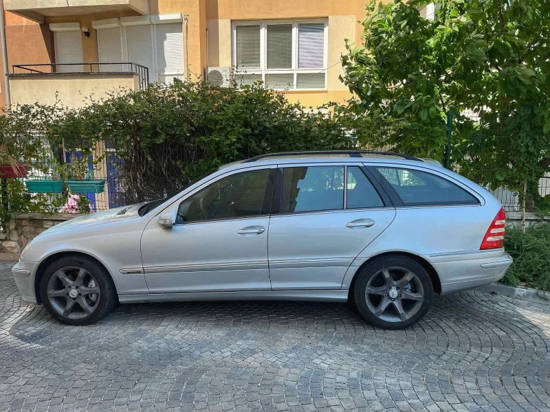 Mercedes-Benz C 320, снимка 6 - Автомобили и джипове - 47719619