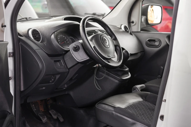 Renault Kangoo, снимка 9 - Автомобили и джипове - 48935971