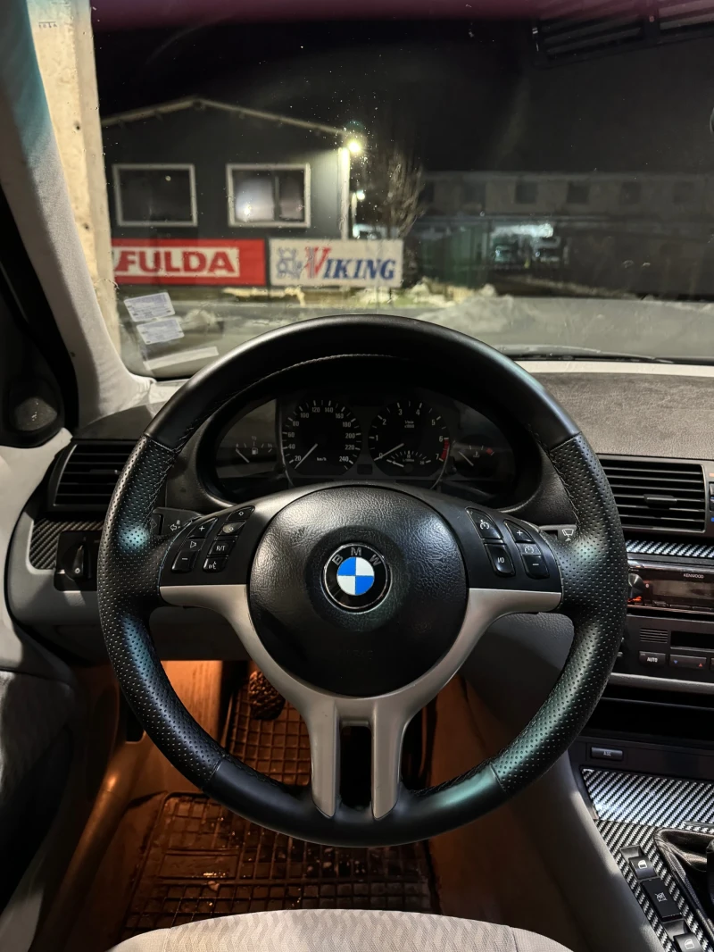 BMW 320 I, снимка 4 - Автомобили и джипове - 49043699