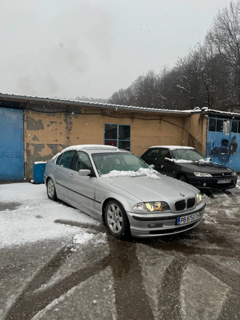 BMW 320 I, снимка 2 - Автомобили и джипове - 49043699