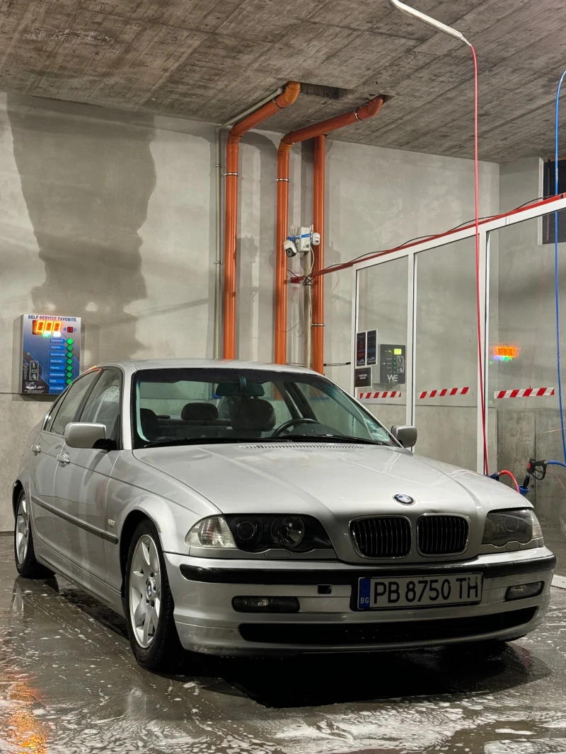 BMW 320 I, снимка 3 - Автомобили и джипове - 49043699