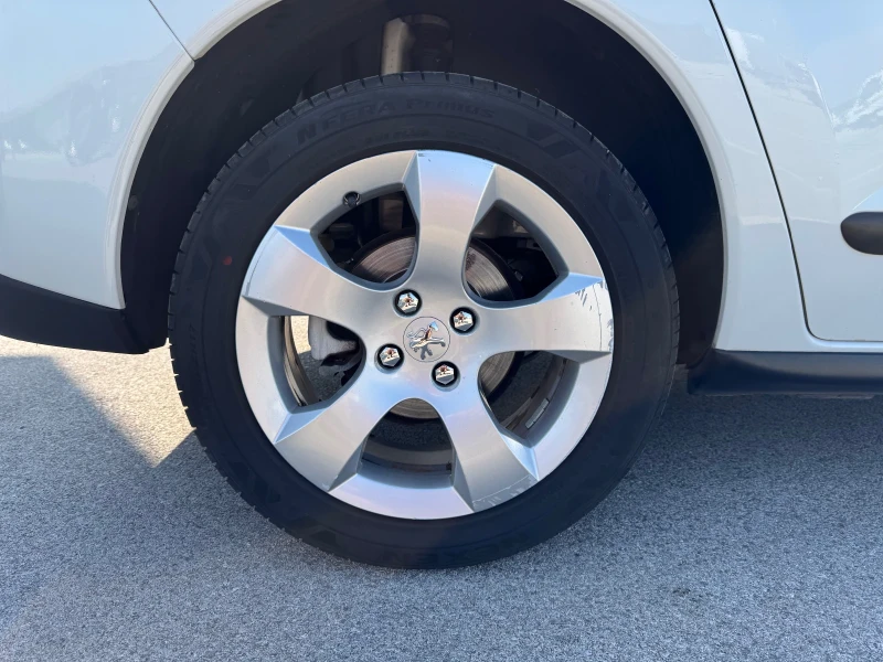 Peugeot 3008 2.0 HDI 163 k.s. AUTOMATIC, снимка 16 - Автомобили и джипове - 51295803
