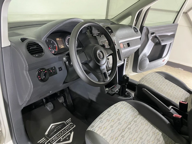 VW Caddy, снимка 7 - Автомобили и джипове - 51374359