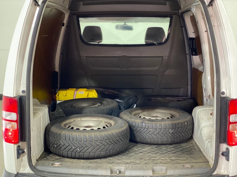 VW Caddy, снимка 10 - Автомобили и джипове - 51374359