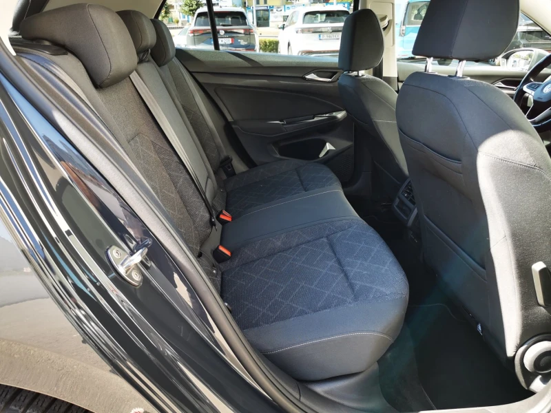 VW Golf 8 Life 2.0 TDI SCR, снимка 7 - Автомобили и джипове - 52844653