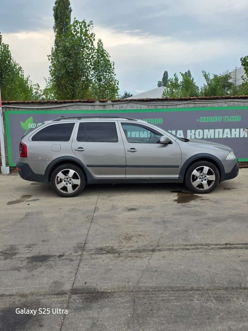 Skoda Octavia Скаут, снимка 10 - Автомобили и джипове - 52330729