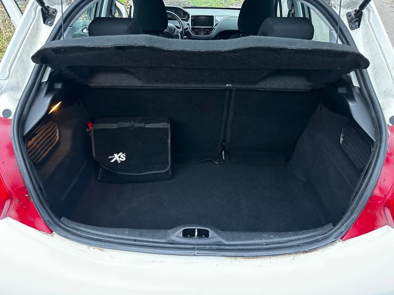 Peugeot 208, снимка 8 - Автомобили и джипове - 52893808