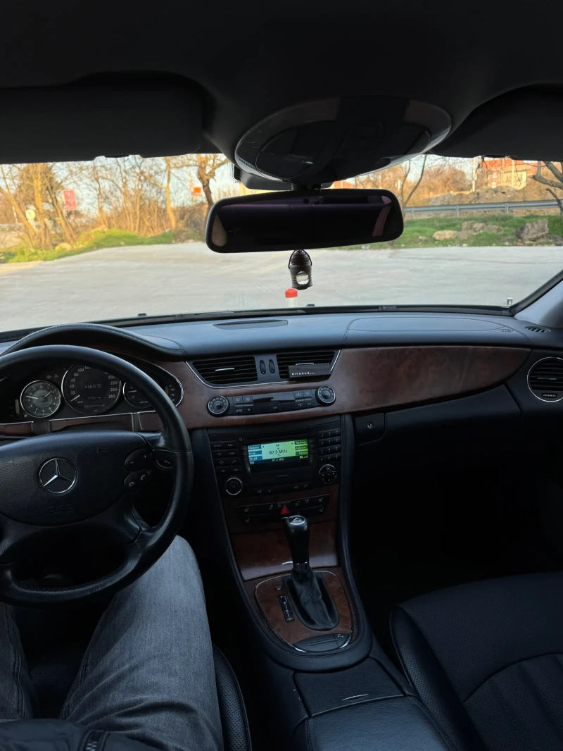 Mercedes-Benz CLS 320, снимка 11 - Автомобили и джипове - 53011046