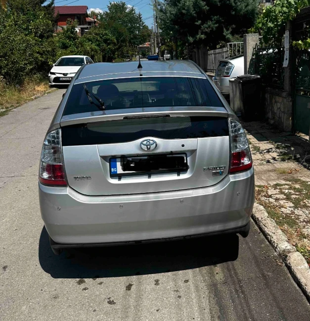 Toyota Prius, снимка 2 - Автомобили и джипове - 47580591