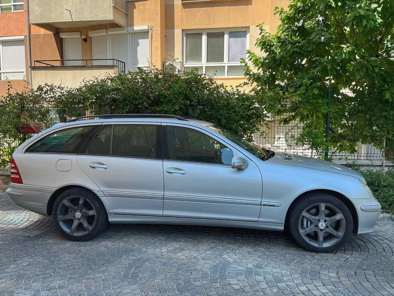 Mercedes-Benz C 320  - изображение 5