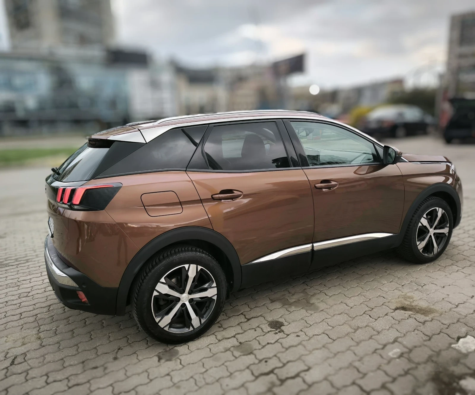 Peugeot 3008 ALLURE 1.5 e-HDI 130 EAT8/Удължена гаранция  - изображение 6