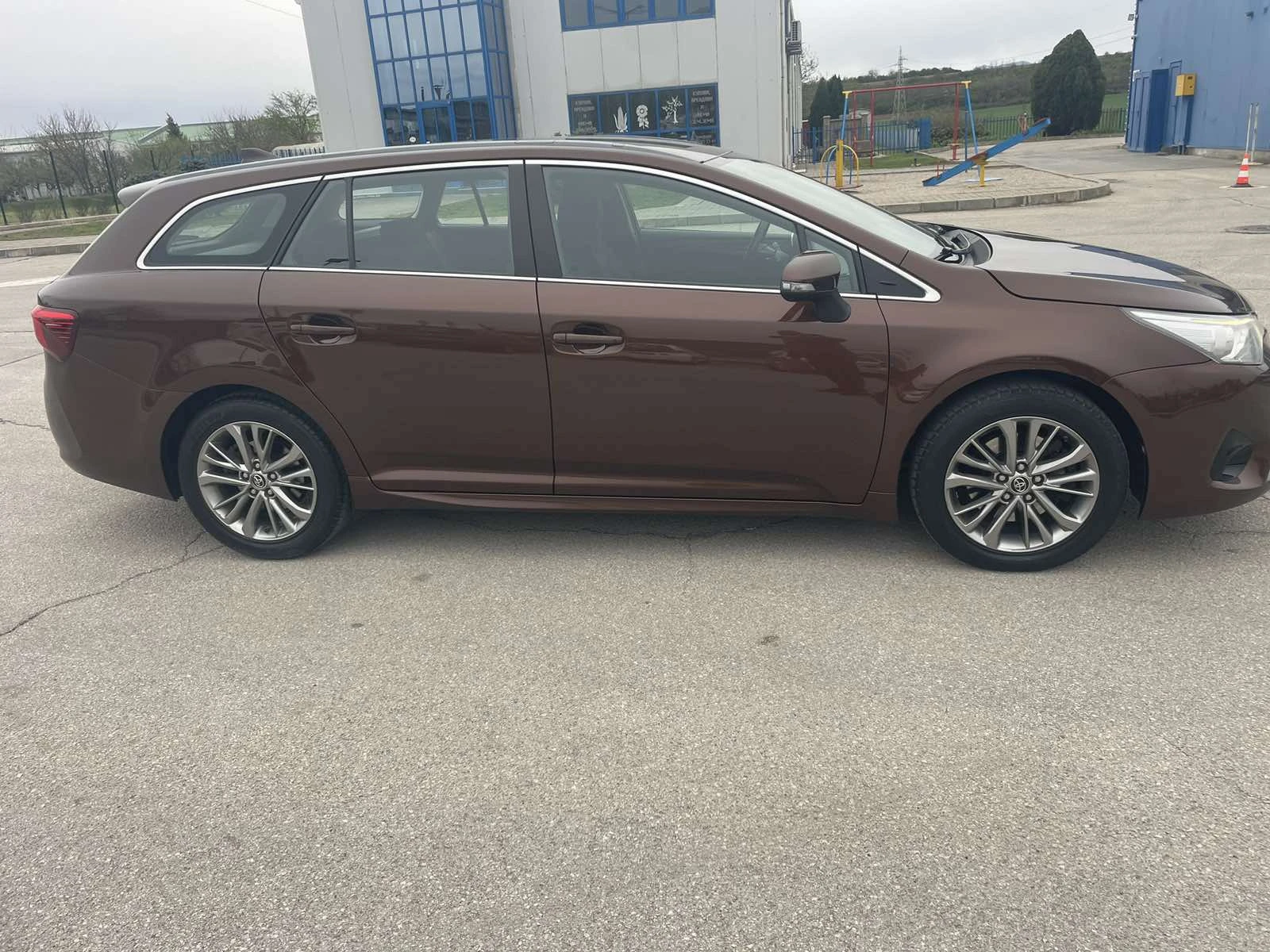 Toyota Avensis 2.0  - изображение 3