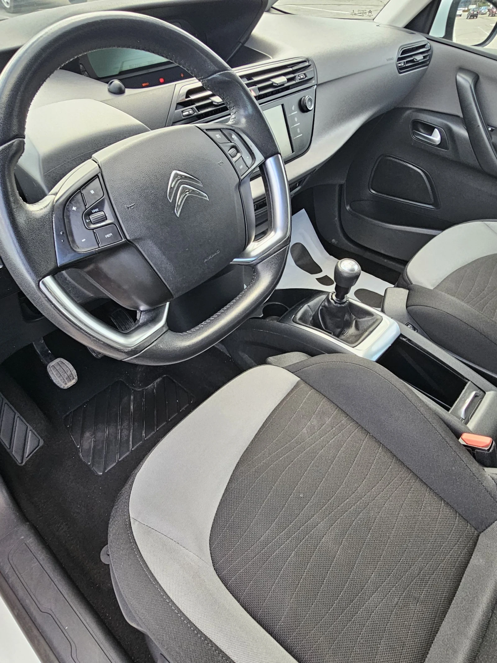 Citroen Grand C4 Picasso 1.6hdi 120к.с. / 6 скорости/Навигация/Подгрев  - изображение 7