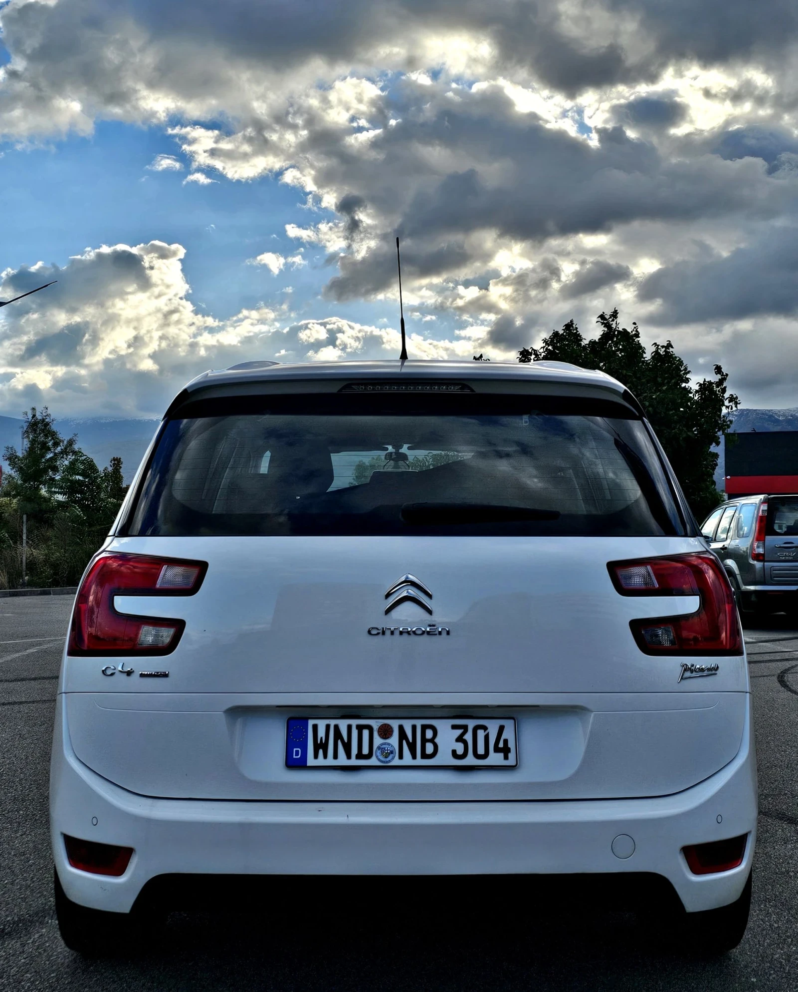 Citroen Grand C4 Picasso 1.6hdi 120к.с. / 6 скорости/Навигация/Подгрев  - изображение 4