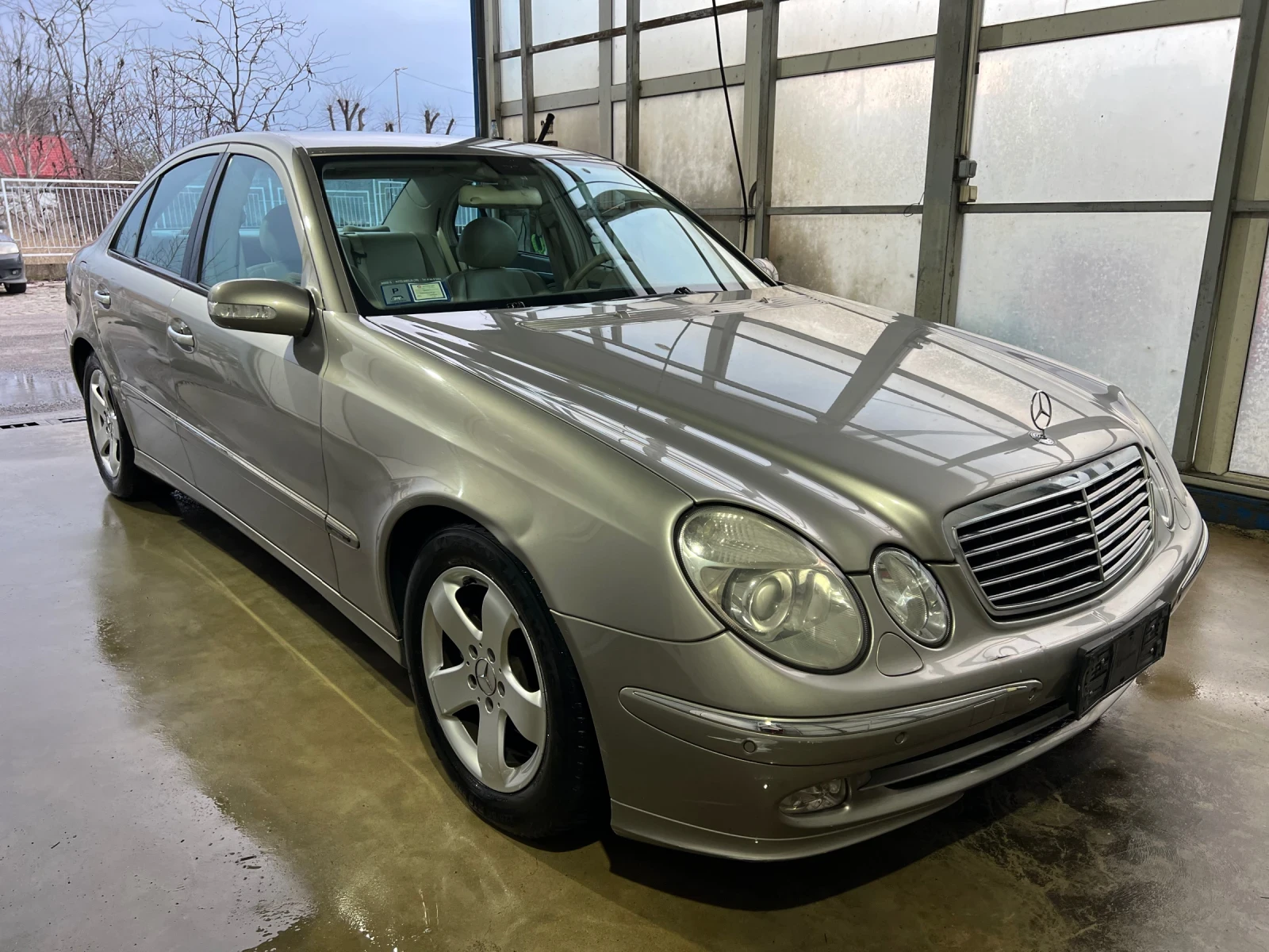 Mercedes-Benz E 270 CDI AVANTGARDE  - изображение 3