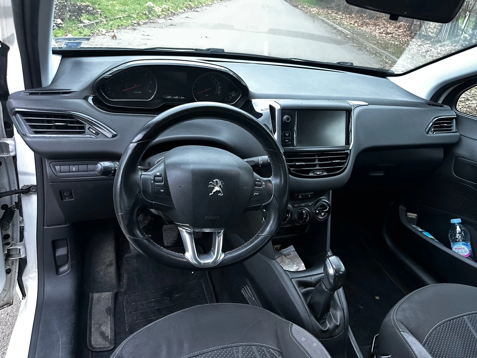 Peugeot 208  - изображение 5