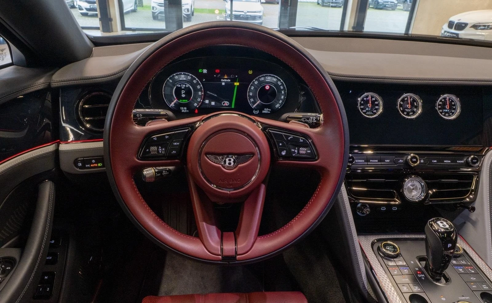 Bentley Flying Spur V8 HYBRID MULLINER BLACKLINE  - изображение 7