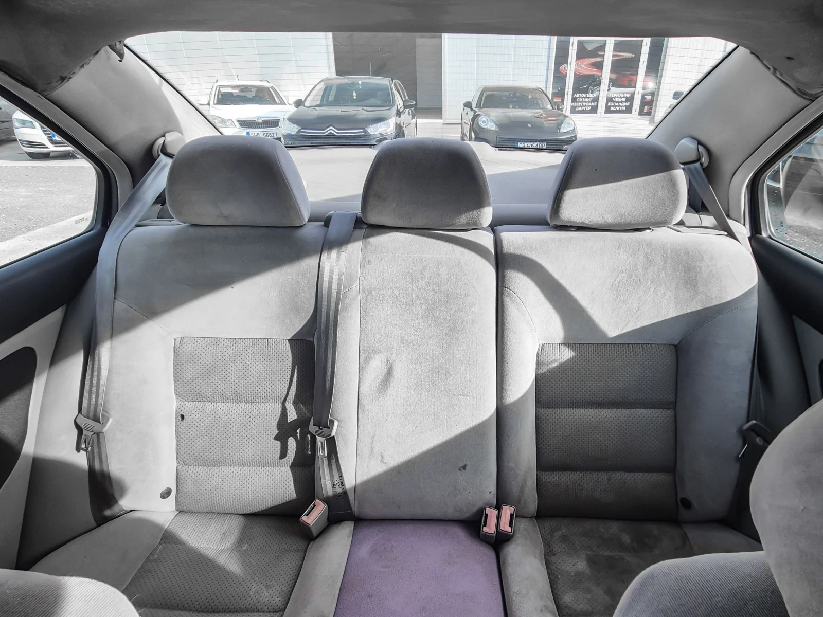 VW Jetta 1.9 TDI , снимка 12 - Автомобили и джипове - 53800360