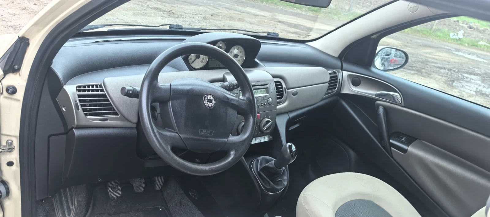 Lancia Ypsilon, снимка 6 - Автомобили и джипове - 54058361