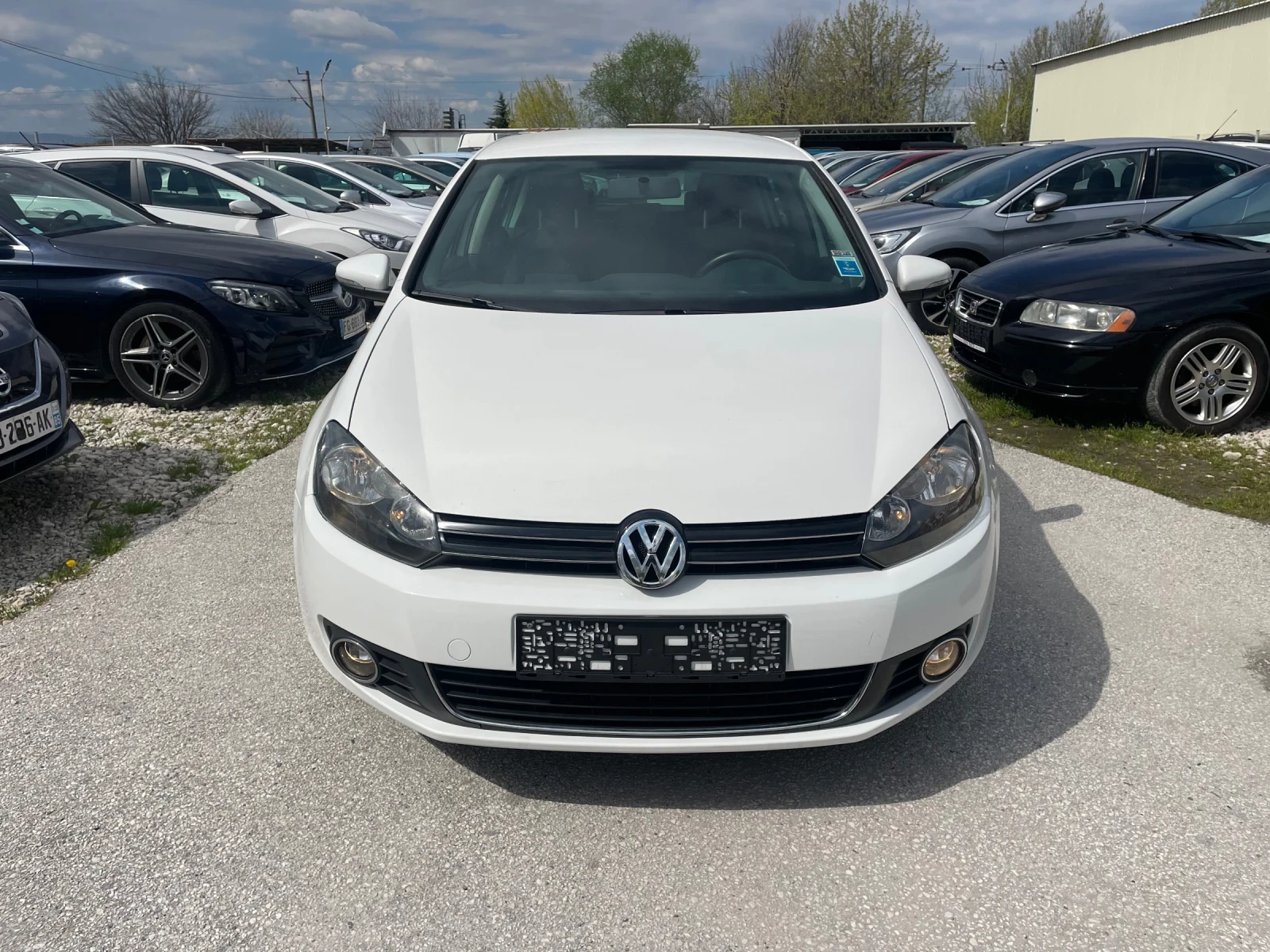 VW Golf 1.6 TDi, снимка 2 - Автомобили и джипове - 54201748