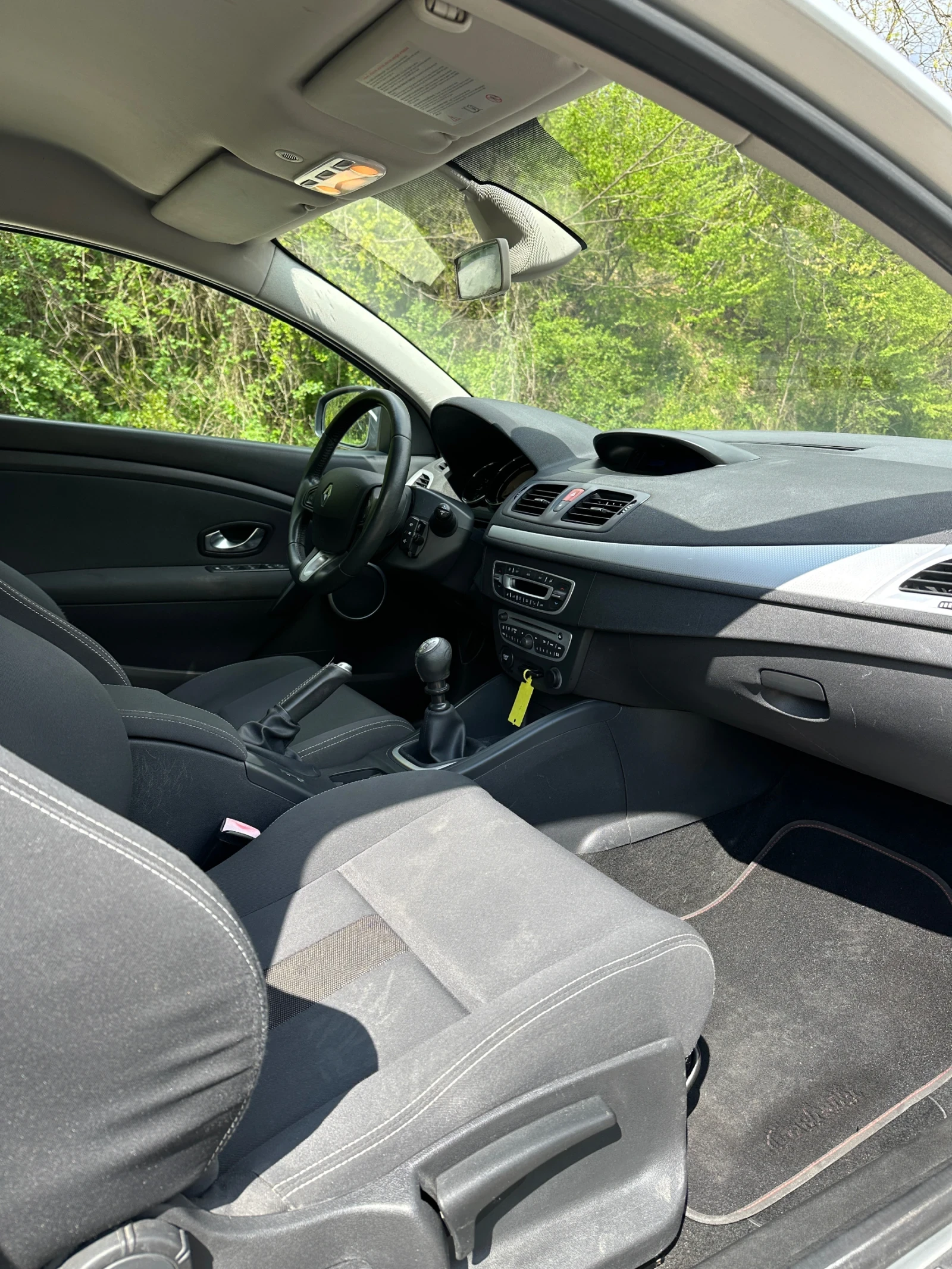 Renault Megane 1.9DCI, снимка 11 - Автомобили и джипове - 54400063