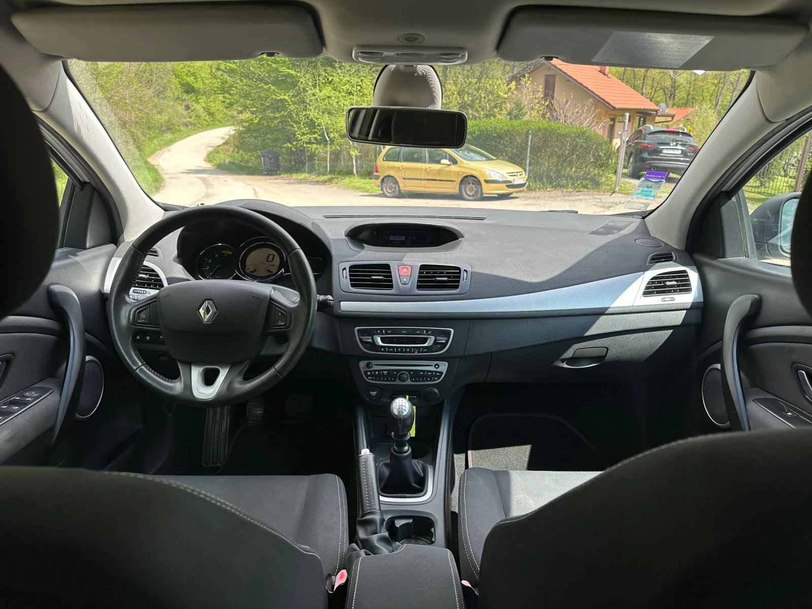 Renault Megane 1.9DCI, снимка 9 - Автомобили и джипове - 54400063