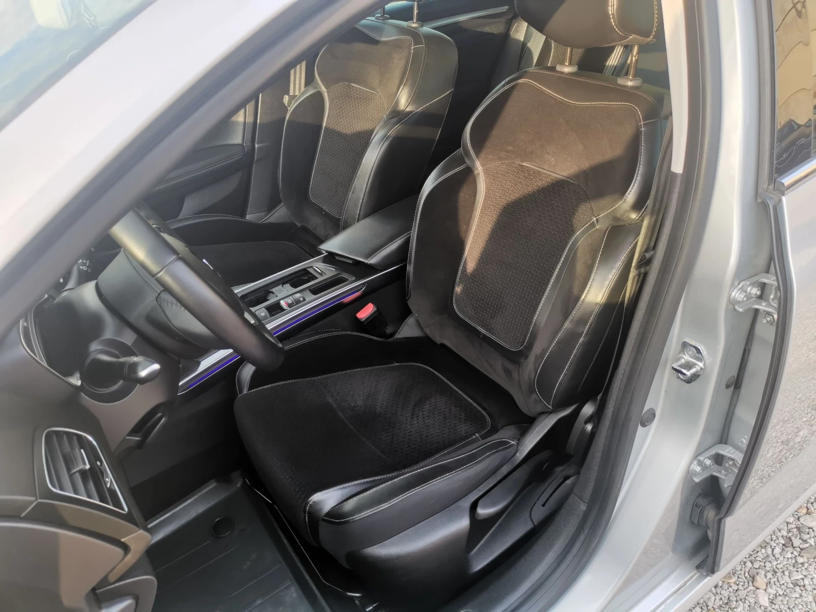 Renault Megane, снимка 15 - Автомобили и джипове - 54706504