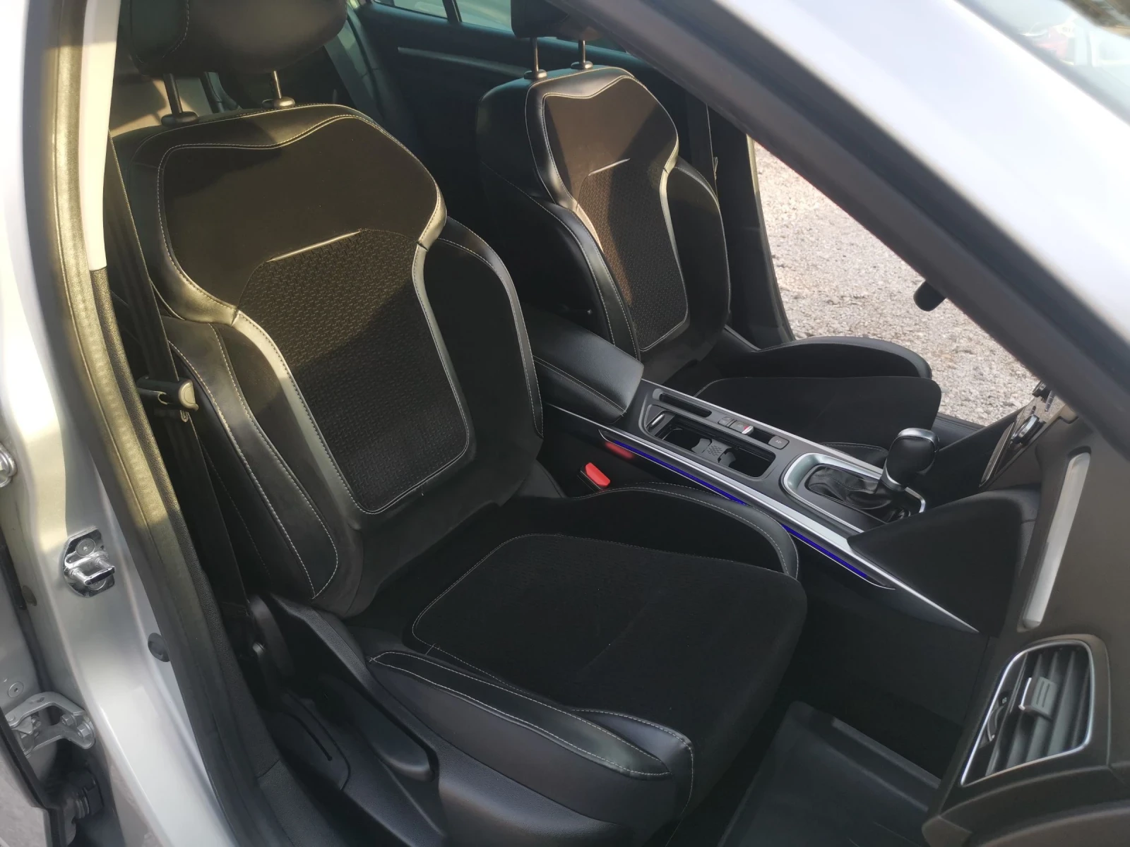 Renault Megane, снимка 14 - Автомобили и джипове - 54706504