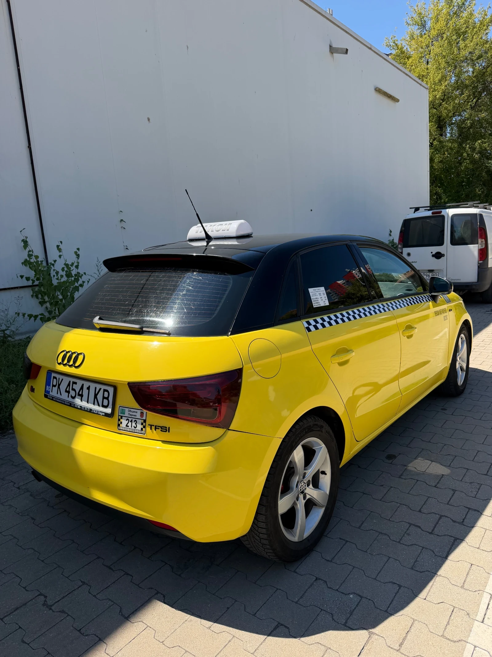 Audi A1 Ауди, снимка 3 - Автомобили и джипове - 55746568