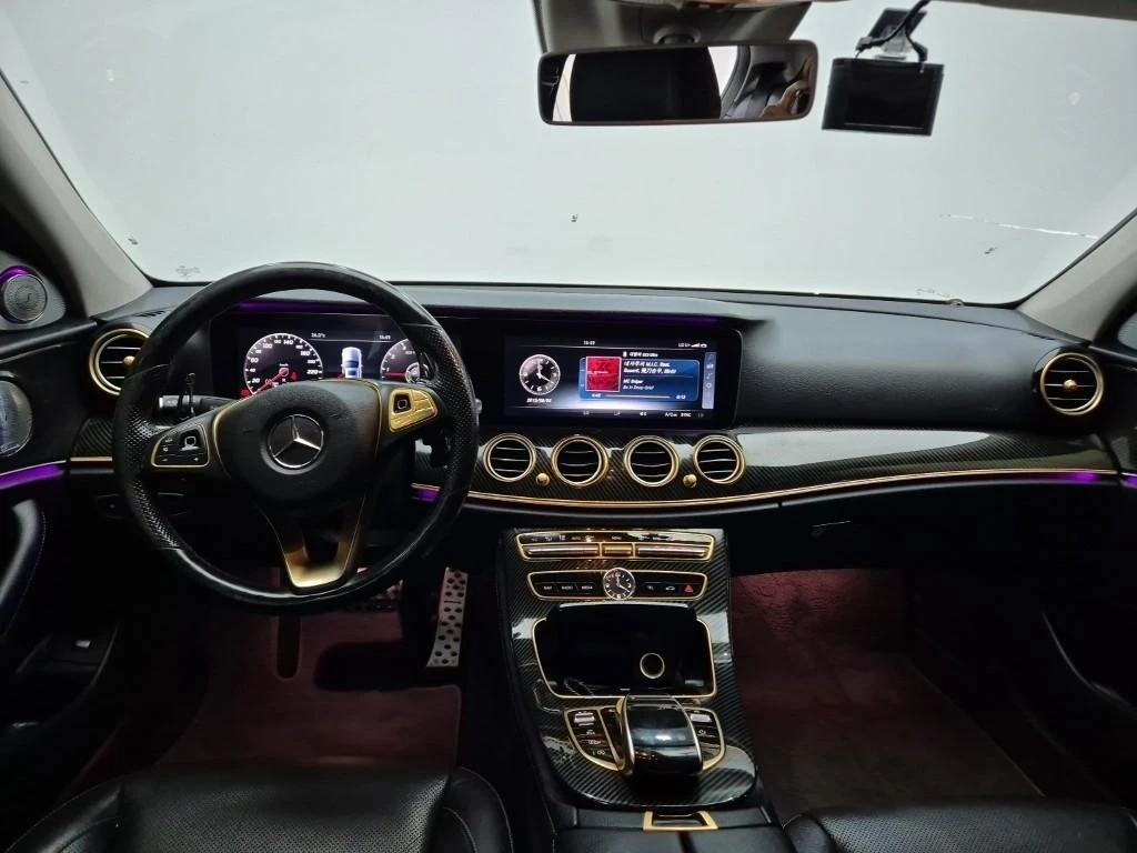 Mercedes-Benz E 300 * AMG LINE* FULL MAX * КРАЙНА ЦЕНА* , снимка 8 - Автомобили и джипове - 55955610