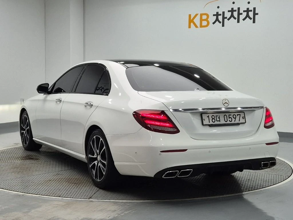 Mercedes-Benz E 300 * AMG LINE* FULL MAX * КРАЙНА ЦЕНА* , снимка 2 - Автомобили и джипове - 55955610