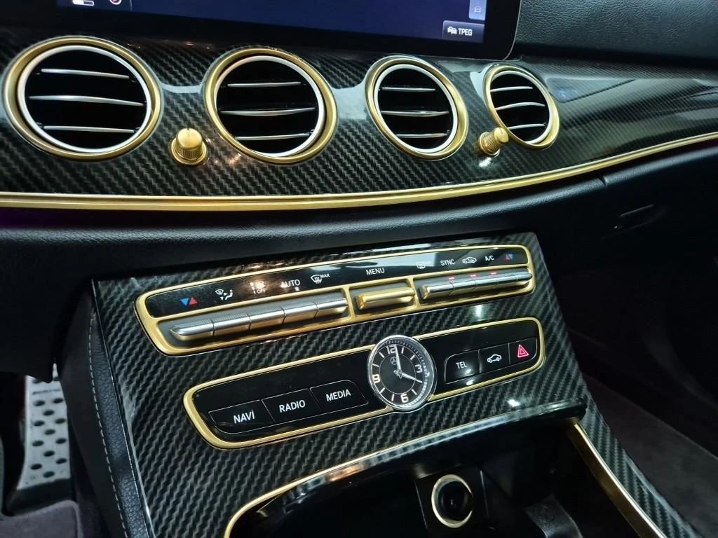 Mercedes-Benz E 300 * AMG LINE* FULL MAX * КРАЙНА ЦЕНА* , снимка 11 - Автомобили и джипове - 55955610