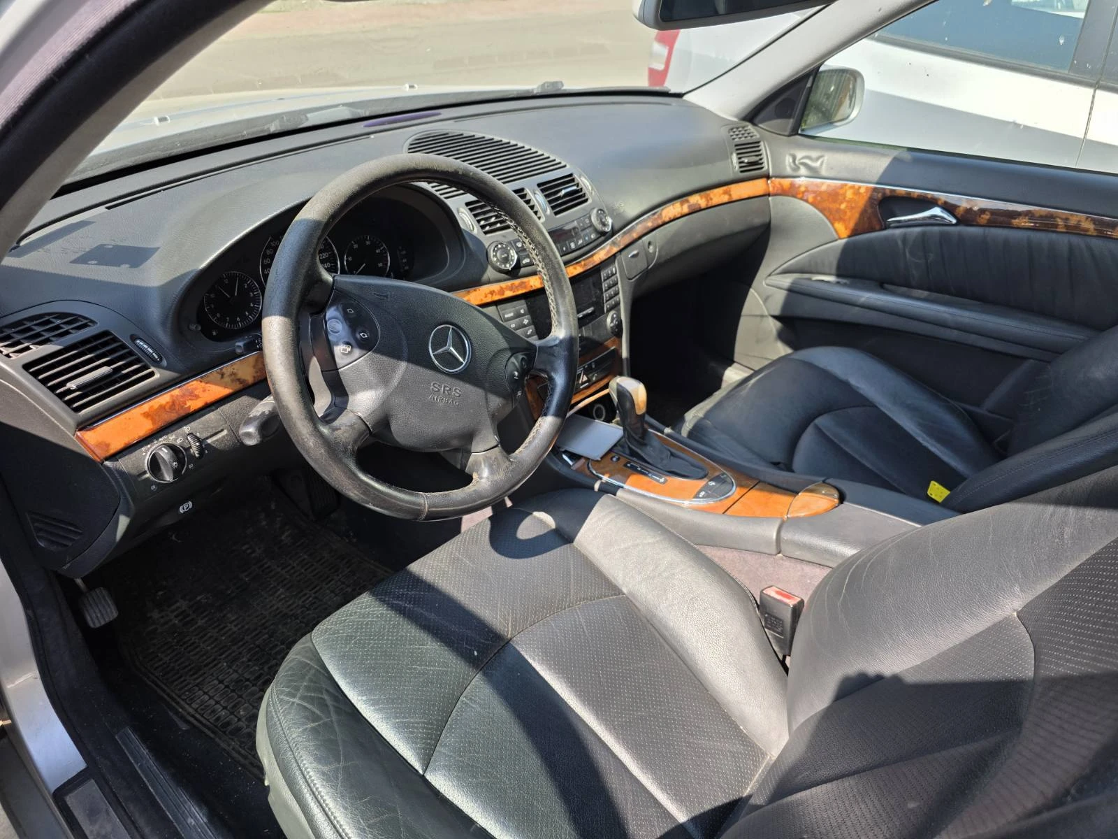 Mercedes-Benz E 270, снимка 5 - Автомобили и джипове - 55977695