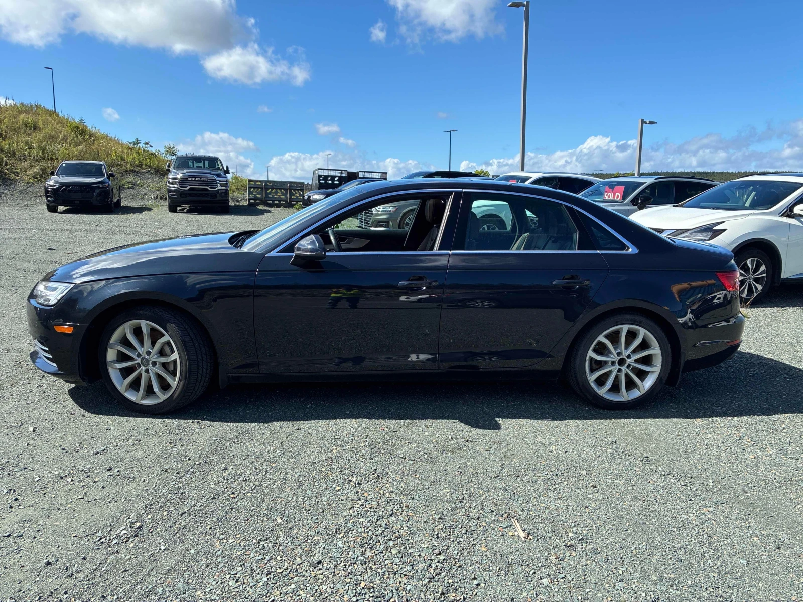 Audi A4 * Progressiv * CARFAX * БЕЗ ПЪРВОНАЧАЛНА ВНОСКА, снимка 2 - Автомобили и джипове - 56093264