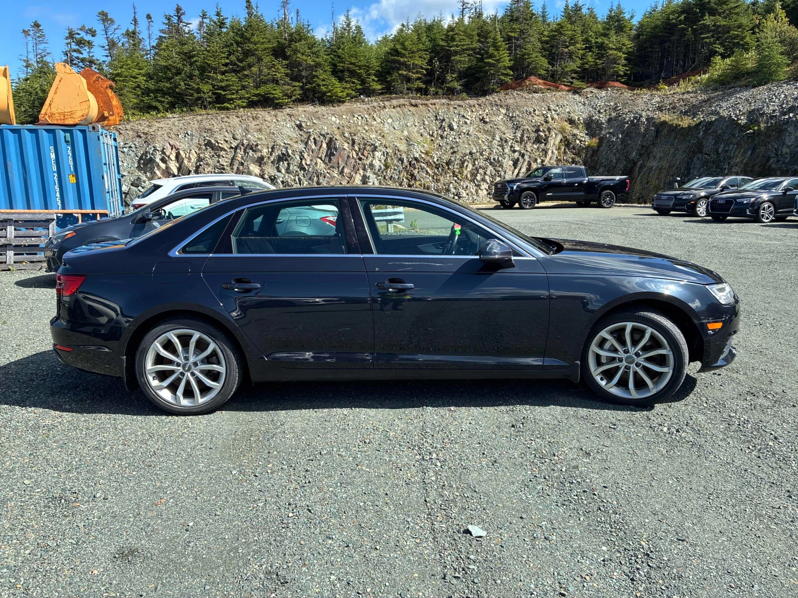 Audi A4 * Progressiv * CARFAX * БЕЗ ПЪРВОНАЧАЛНА ВНОСКА, снимка 3 - Автомобили и джипове - 56093264