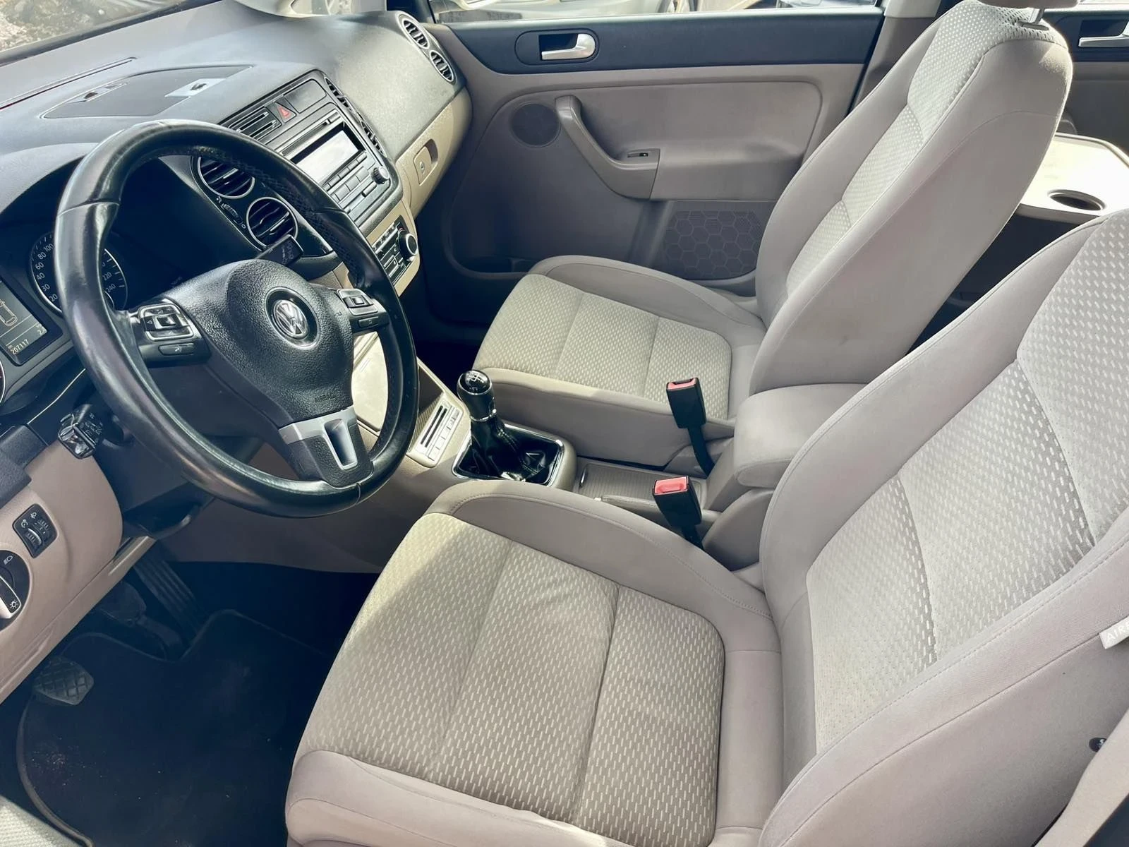 VW Golf Plus 1.6tdi, снимка 12 - Автомобили и джипове - 56535891