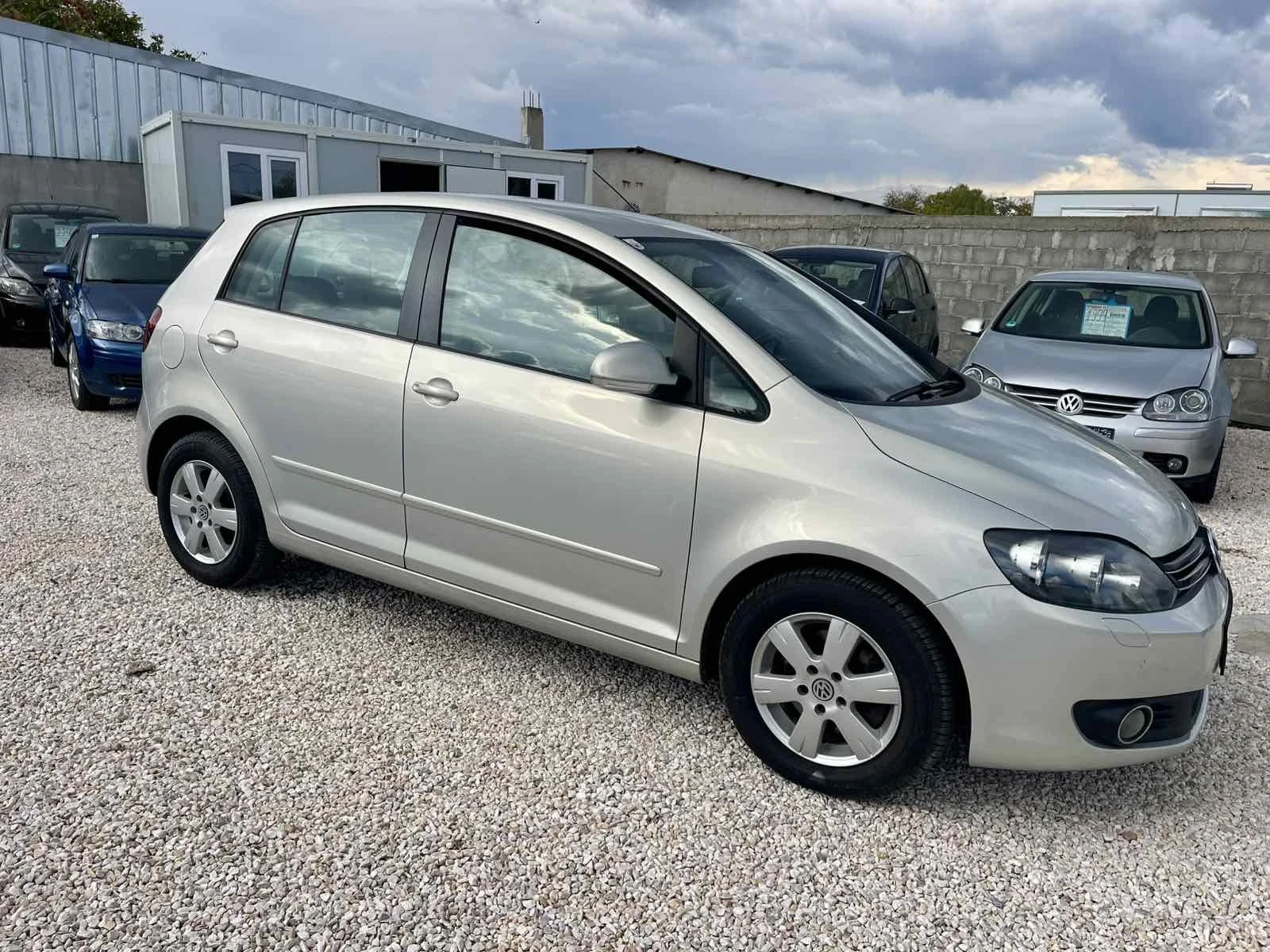 VW Golf Plus 1.6tdi, снимка 4 - Автомобили и джипове - 56535891