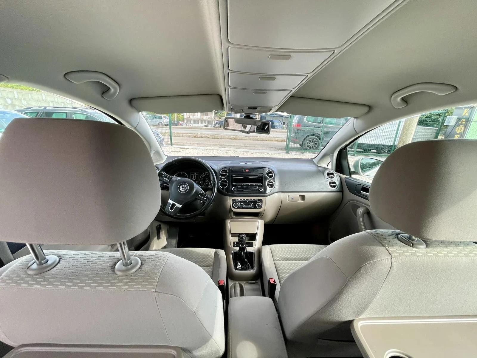VW Golf Plus 1.6tdi, снимка 11 - Автомобили и джипове - 56535891