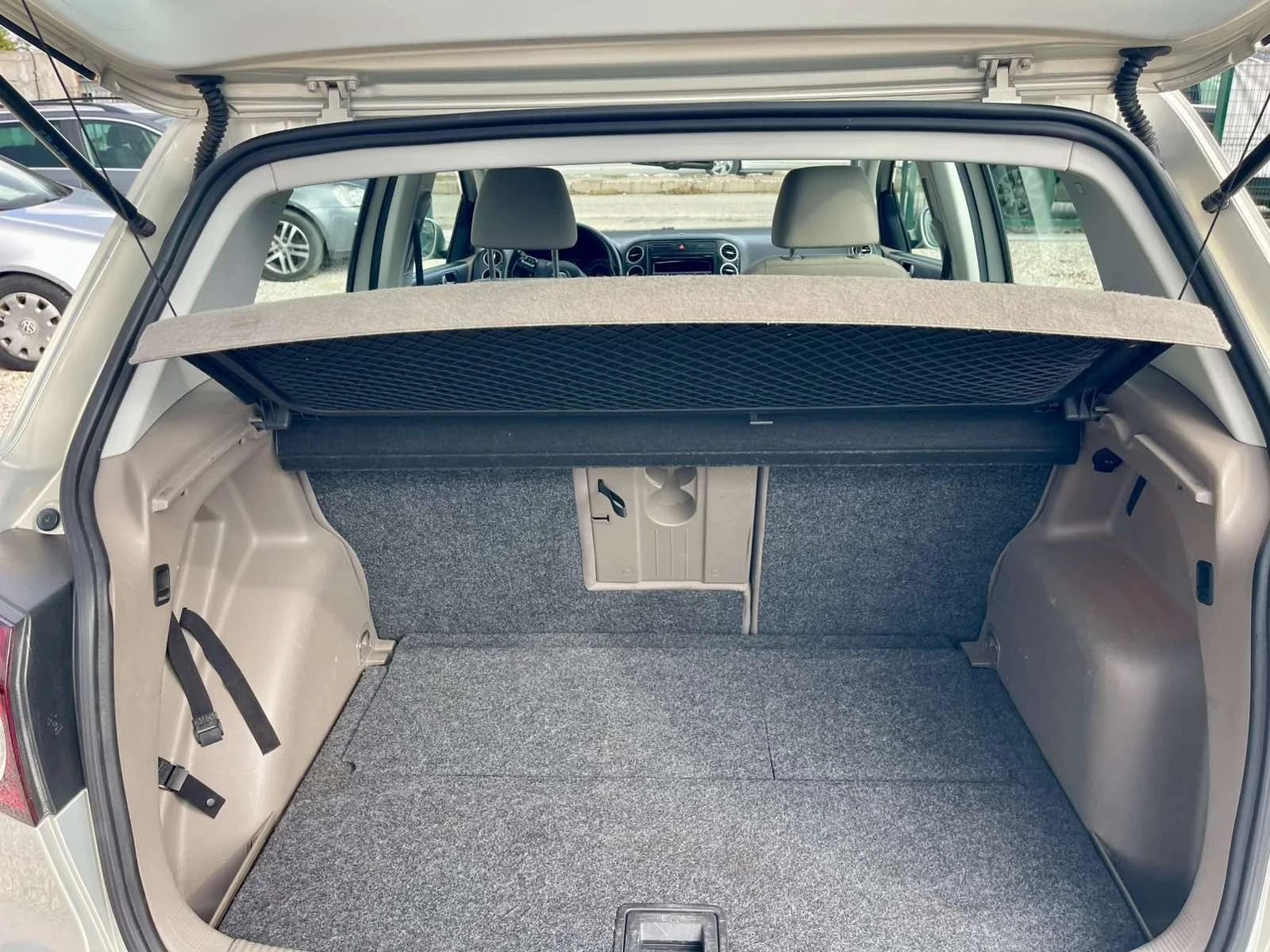 VW Golf Plus 1.6tdi, снимка 9 - Автомобили и джипове - 56535891