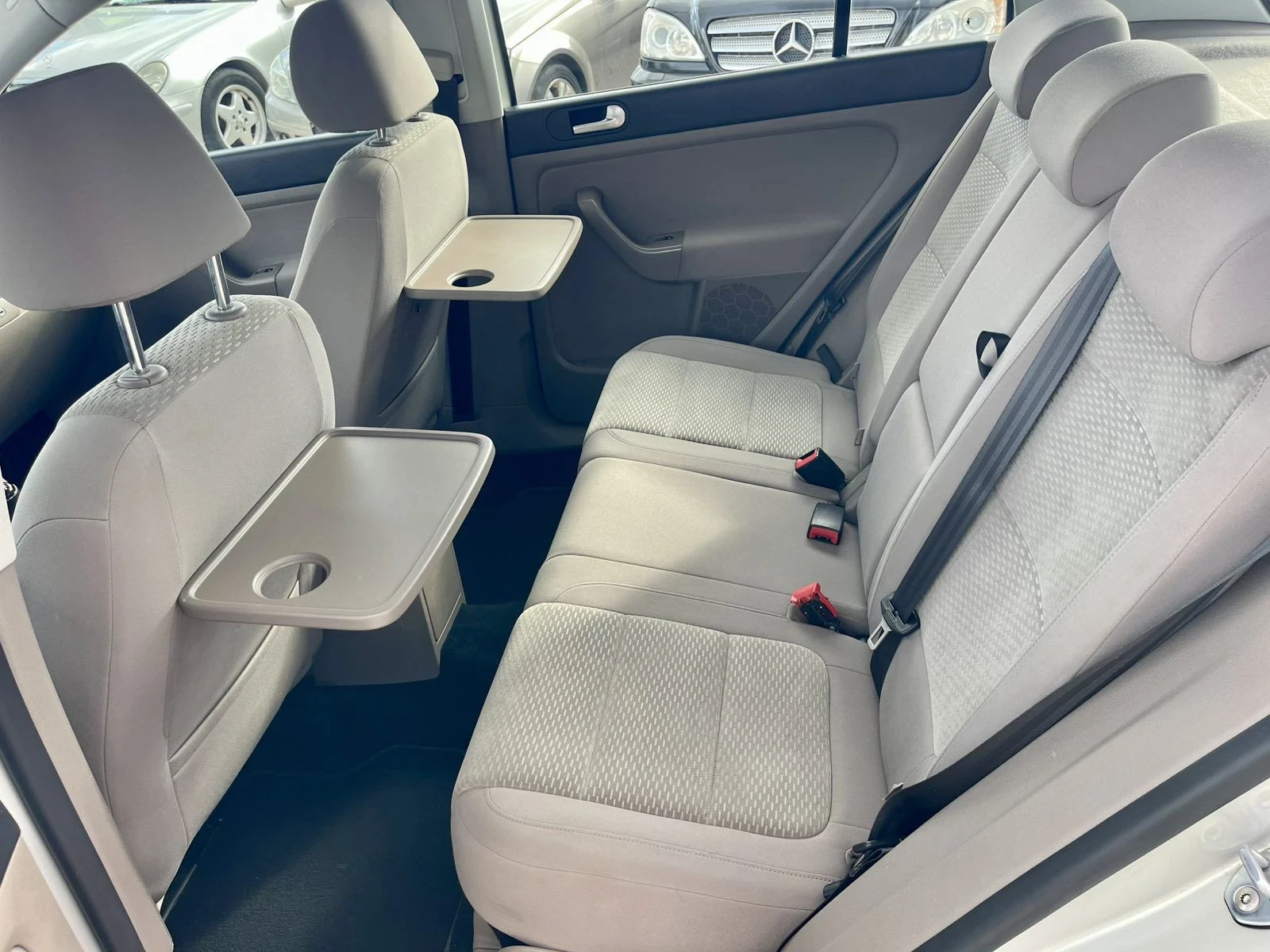 VW Golf Plus 1.6tdi, снимка 10 - Автомобили и джипове - 56535891