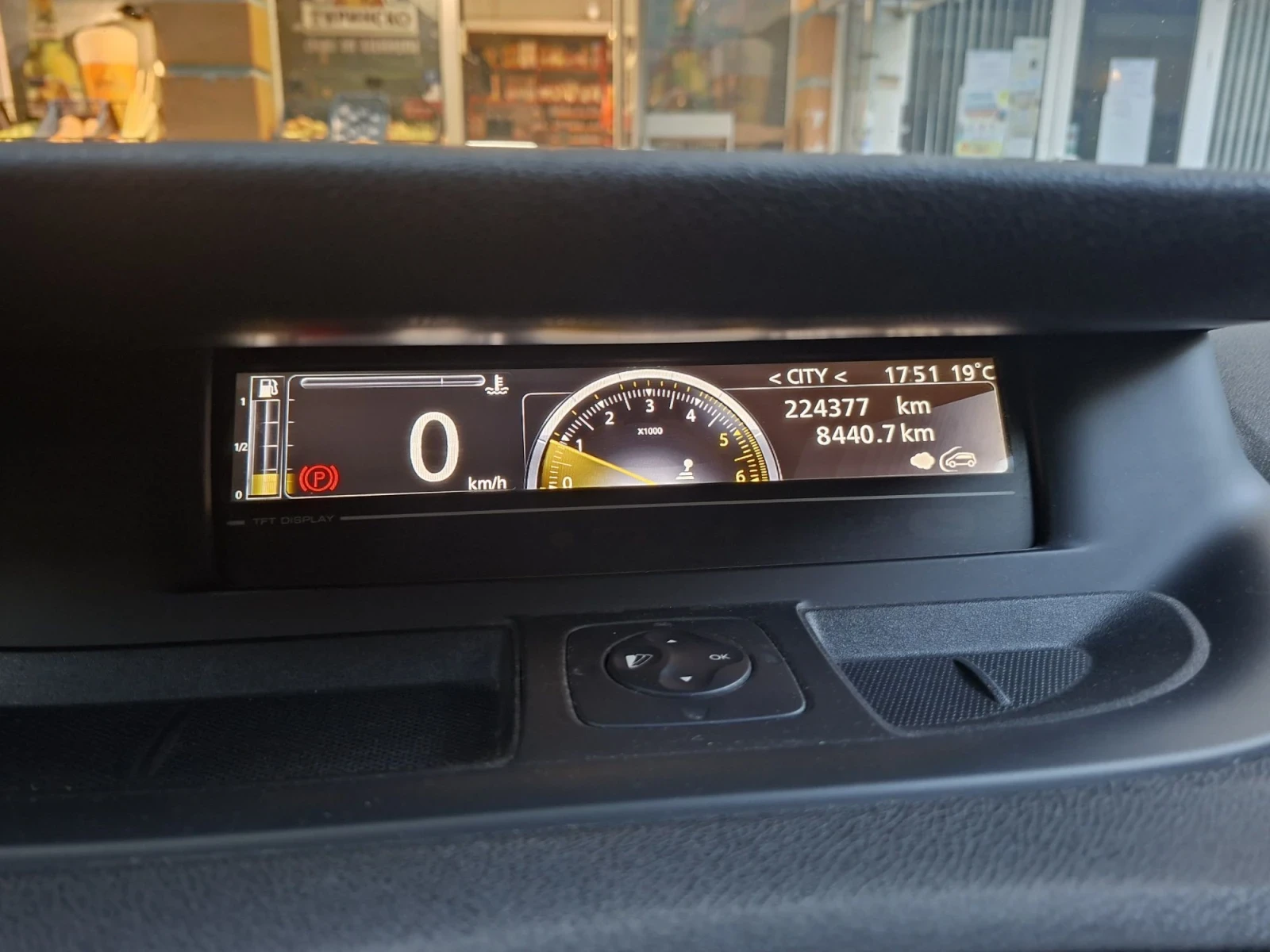 Renault Scenic 1.5dci , снимка 15 - Автомобили и джипове - 56614881