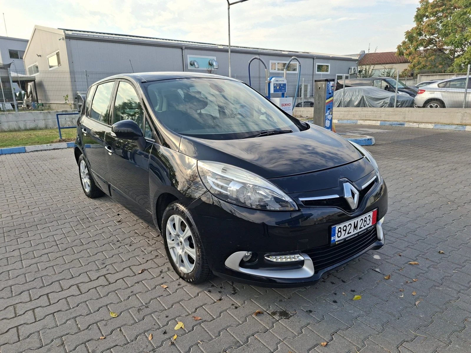 Renault Scenic 1.5dci , снимка 3 - Автомобили и джипове - 56614881