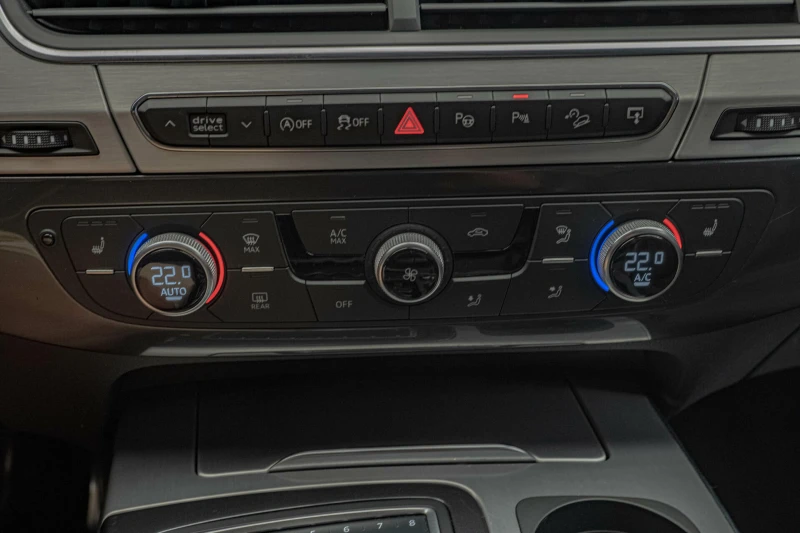 Audi SQ7 4.0TDI/Камера/Подгрев/Air Suspension-Sport/Memory, снимка 10 - Автомобили и джипове - 51197833