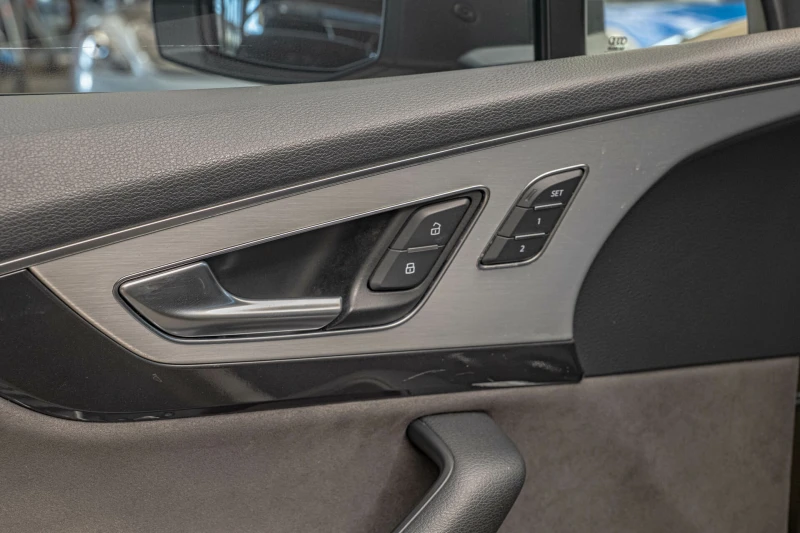 Audi SQ7 4.0TDI/Камера/Подгрев/Air Suspension-Sport/Memory, снимка 8 - Автомобили и джипове - 51197833