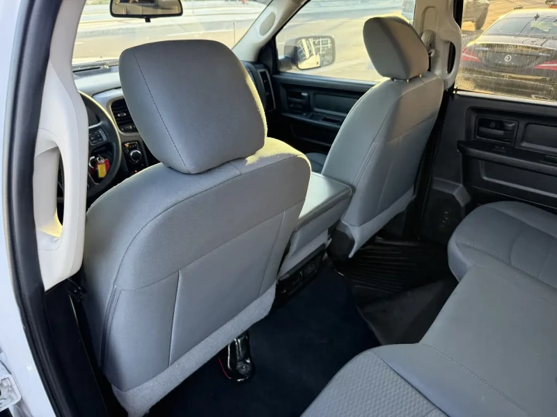 Dodge RAM 1500 Classic* Tradesman* Back up camera* CARFAX, снимка 17 - Автомобили и джипове - 52553935